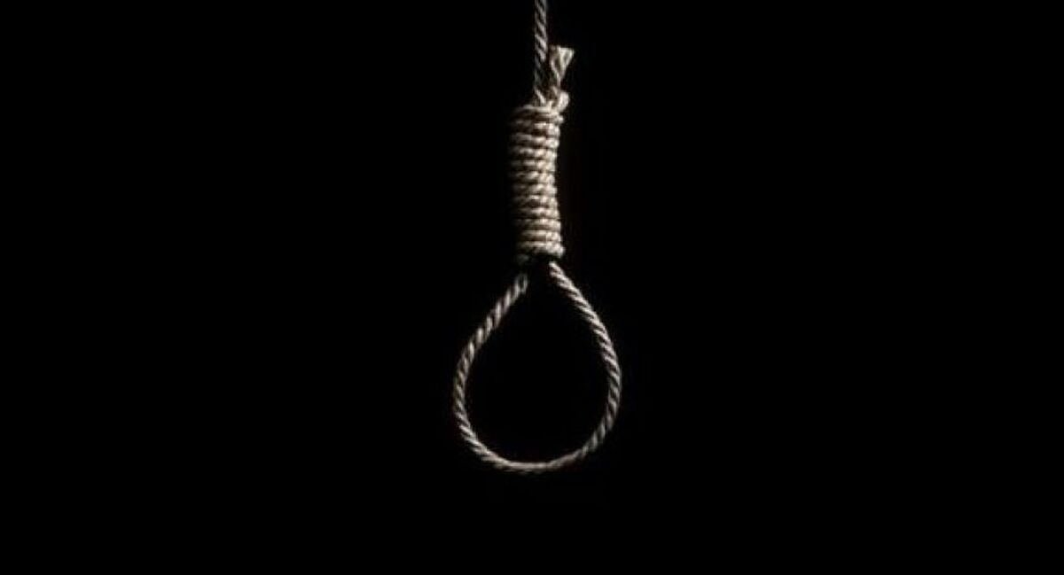 علت کشته شدن خانواده 5 نفره مشخص شد | هر پنج نفر هم زمان خود را حلق آویز کردند!