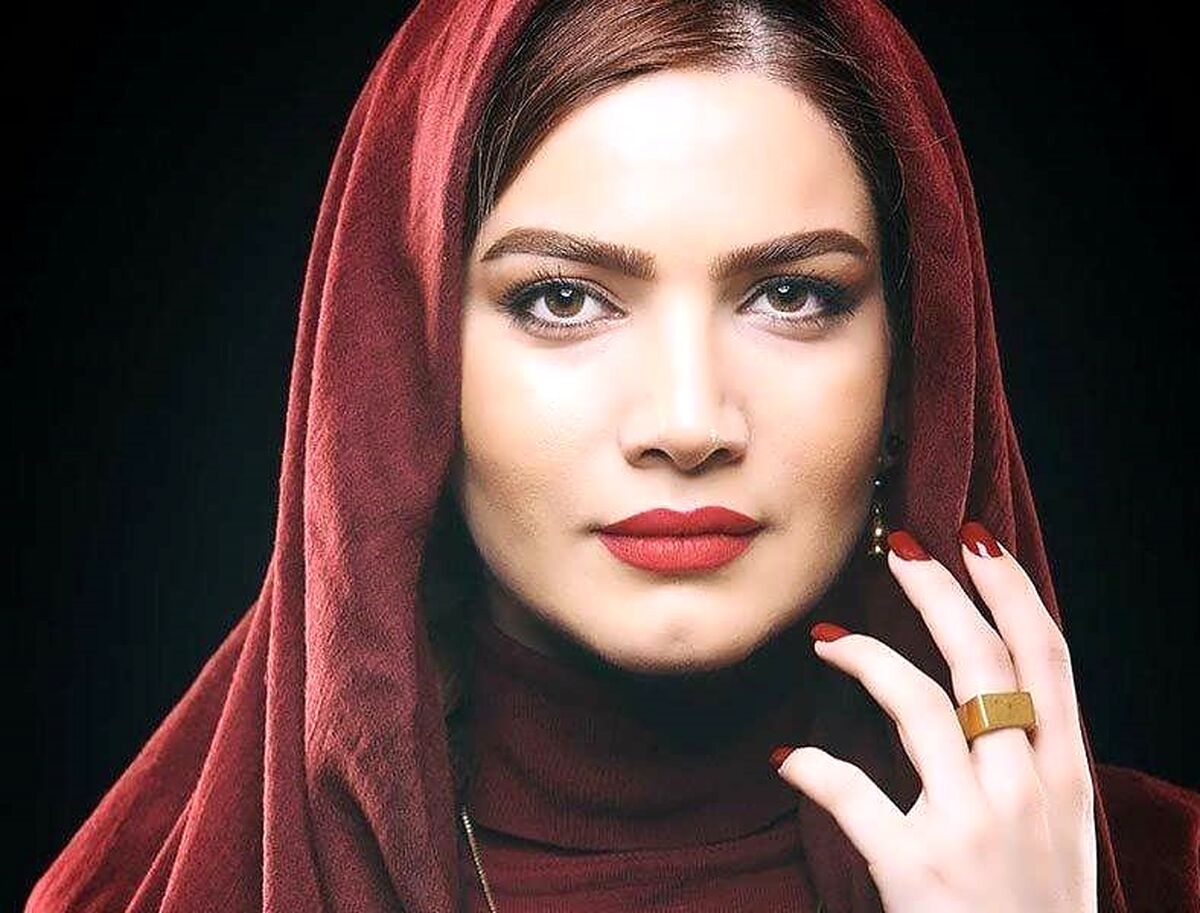 بیوگرافی متین ستوده