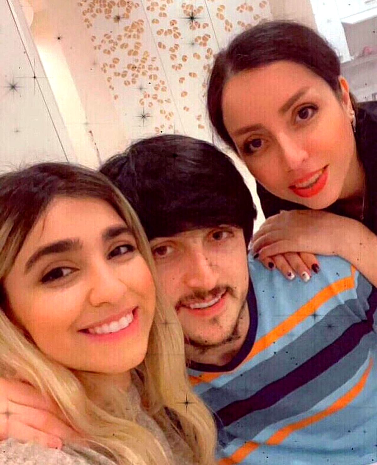 استوری دلبرانه سردار آزمون برای همسرش آناهیتا 
