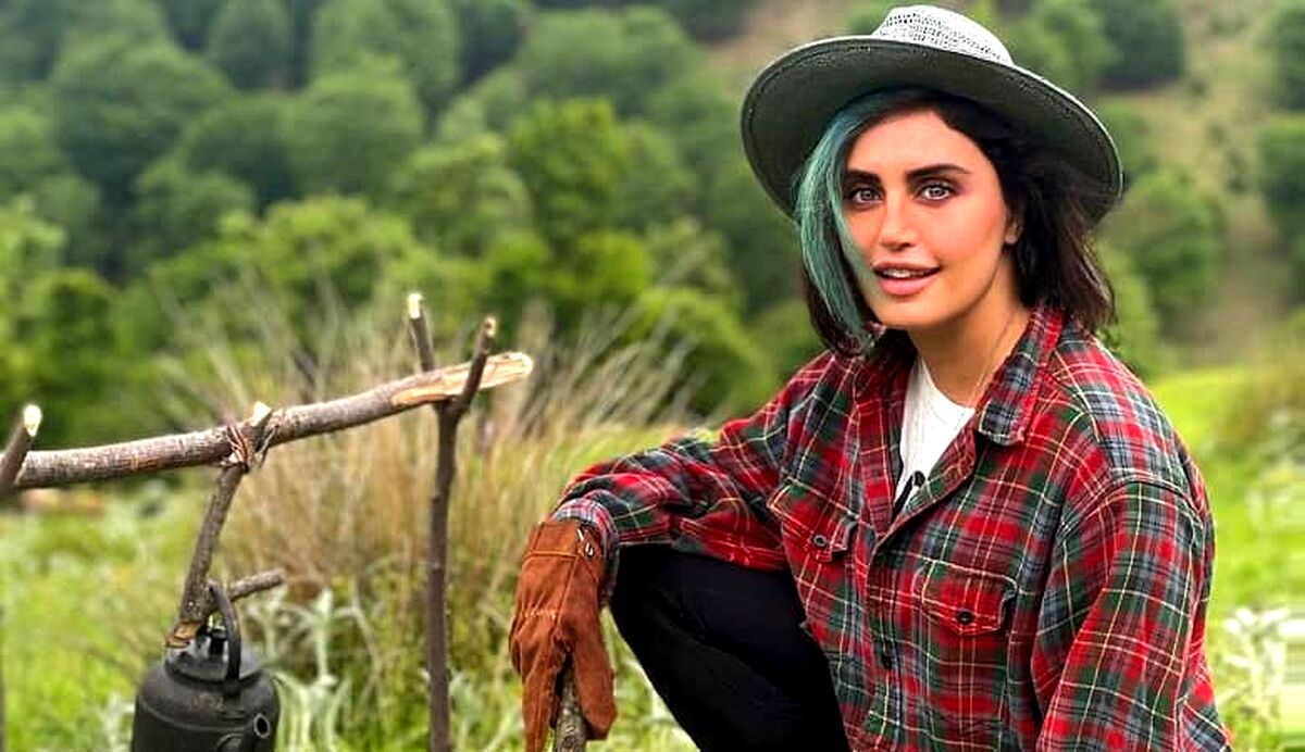 الناز شاکردوست از خواهر خود رونمایی کرد