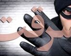 کتک خوردن زن سارق در طلا فروشی/ او اسپری فلفل داشت + فیلم
