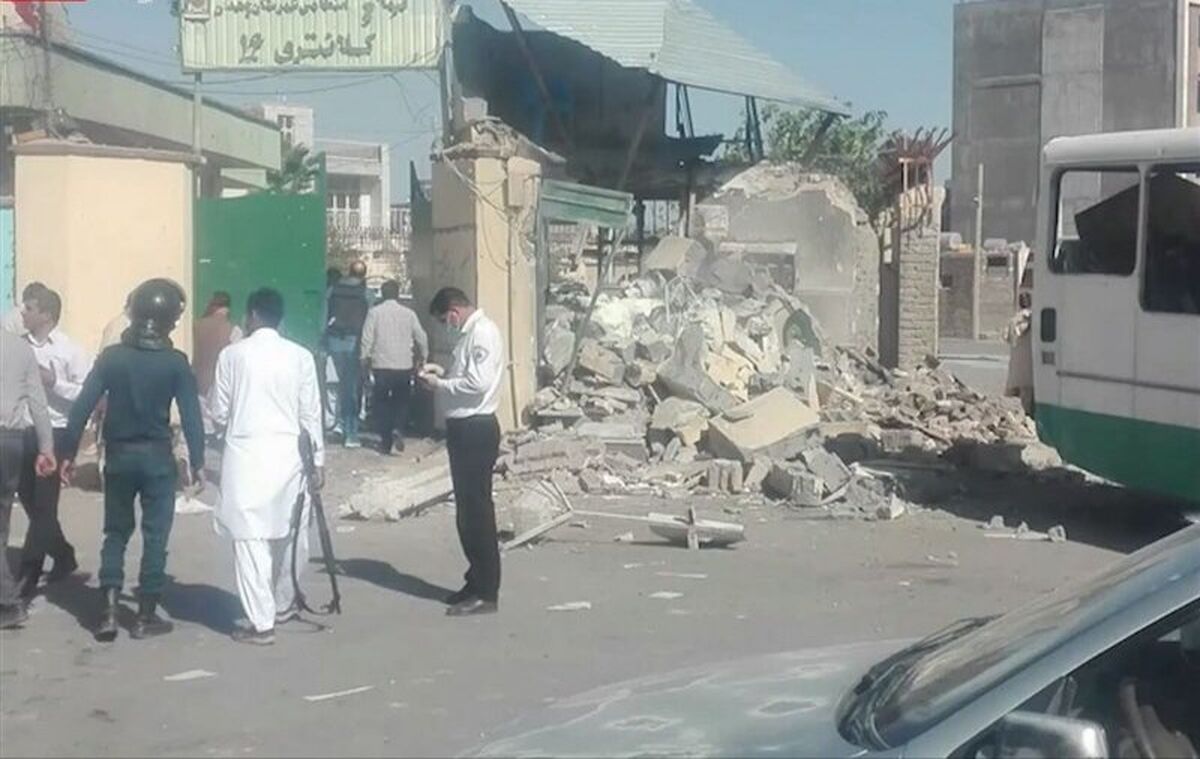 حمله انتحاری به کلانتری ۱۶ زاهدان| ۲ مأمور پلیس به شهادت رسیدند