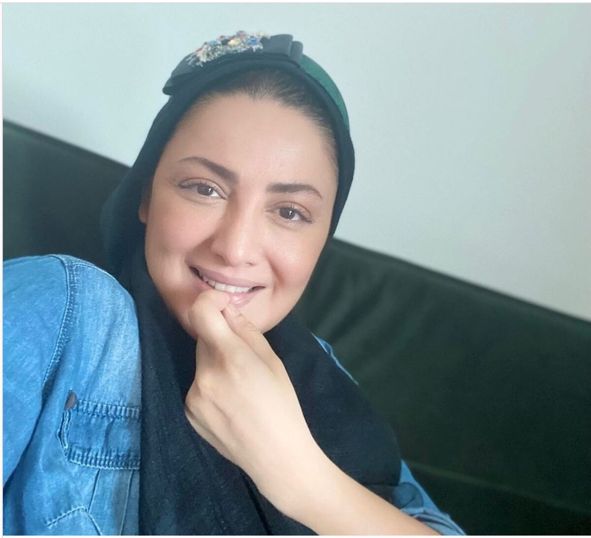شیلا خداداد عزادار شد | تلخ ترین عکس از شیلا خداداد در بهشت زهرا تهران