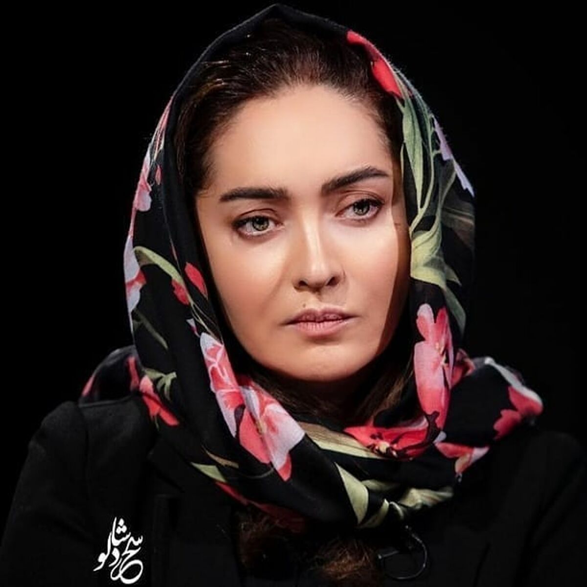 جواهر روسی نیکی کریمی که با رنگ چشم هاش ست شد! | خاص بودن بی نظیر نیکی کریمی در میان سلبریتی های پفکی 