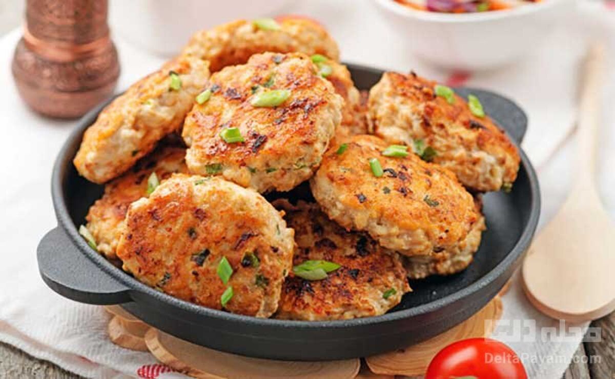 طرز تهیه کوکو مرغ با فلفل دلمه ای