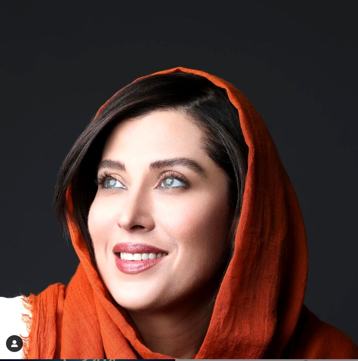 سوپرفشن ترین لباس مهتاب کرامتی در هفته مد پاریس! | مهتاب کرامتی جهان را خیره کرد!