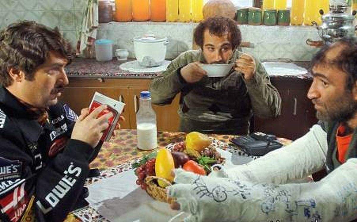 بازیگر سریال پایتخت واکسن ایرانی کرونا زد 