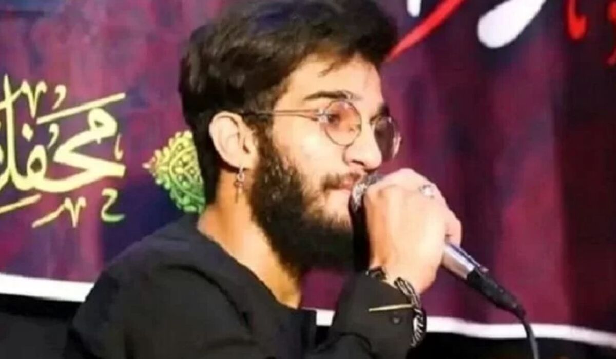 گوشواره به گوش کردن مداح اهل بیت | فیلم عذرخواهی