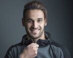 احمد نورالهی در کنار یکی از هوادارانش