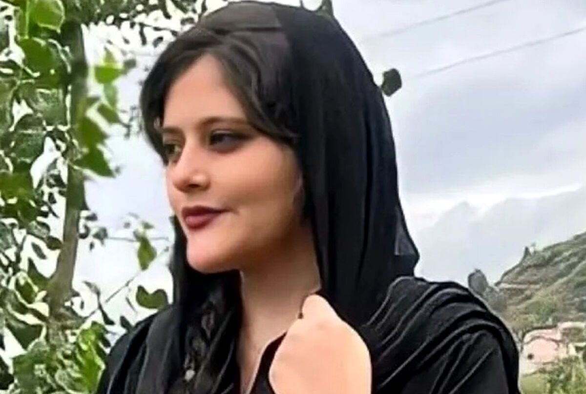 استوری و نوشته  تلخ مادر مهسا امینی برای دختر از دست رفته اش
