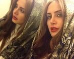 سلفی الناز شاکردوست در کنار خواهرش در ماشین