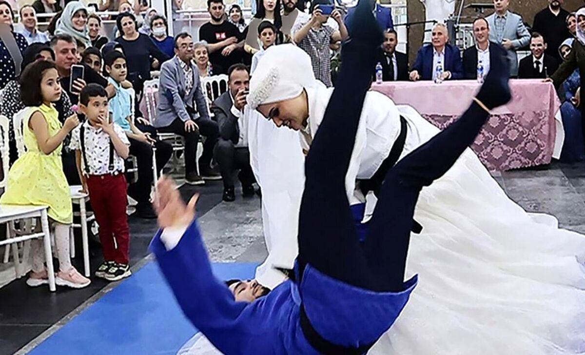  زیباترین عروس و داماد تهرانی جدا شدند! | دختران دور داماد می چرخیدند 