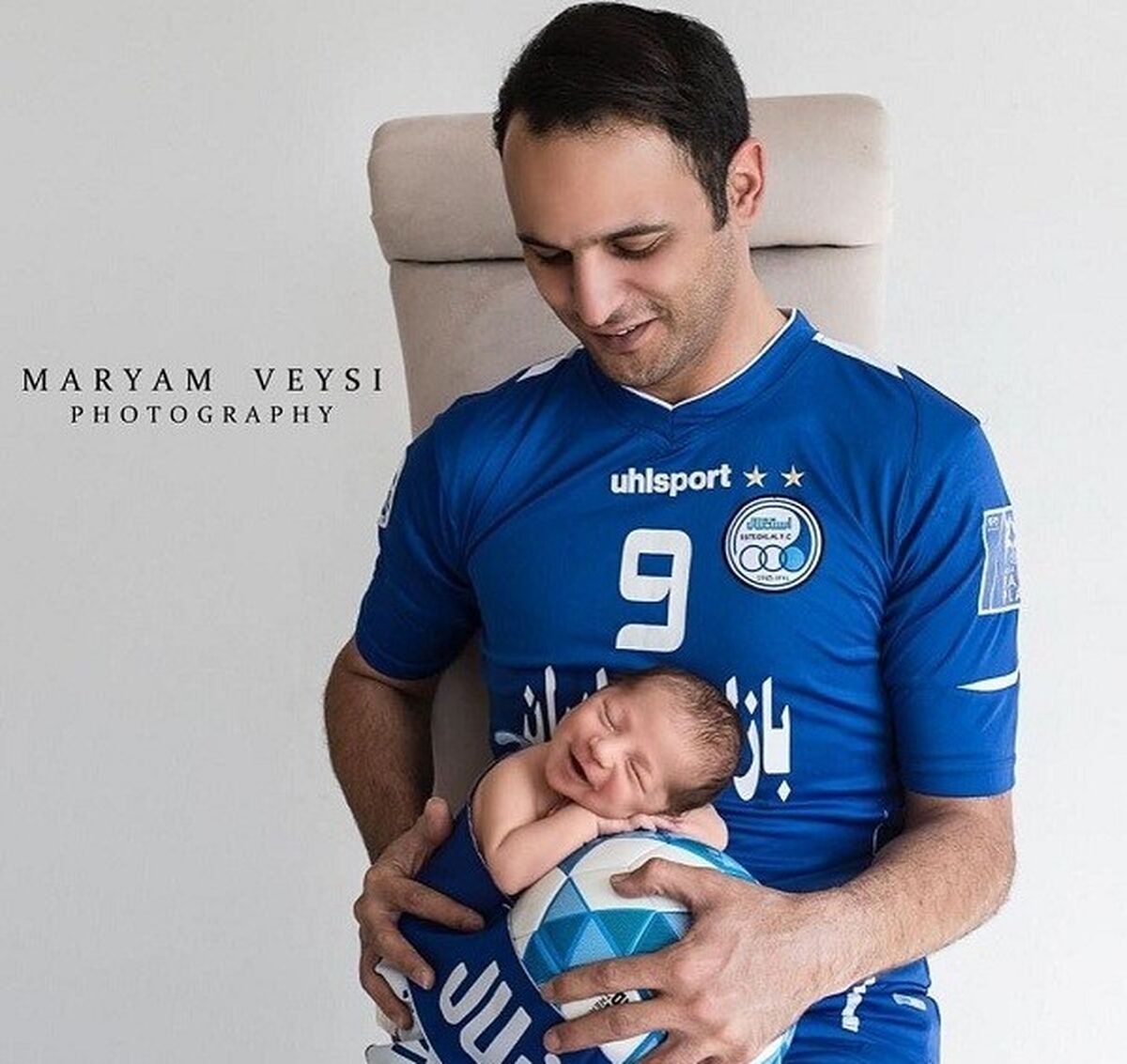 آرش برهانی عزادار شد 