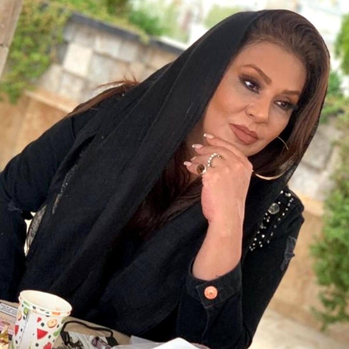 عکس جدید نسرین مقانلو در باغش