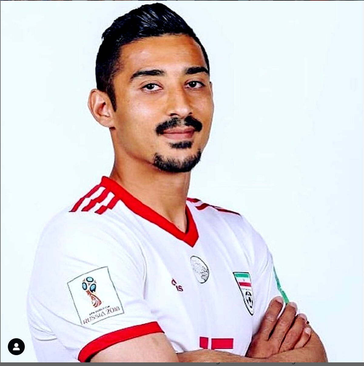 عکس خانوادگی رضا قوچان نزاد با همسر و فرزندش 