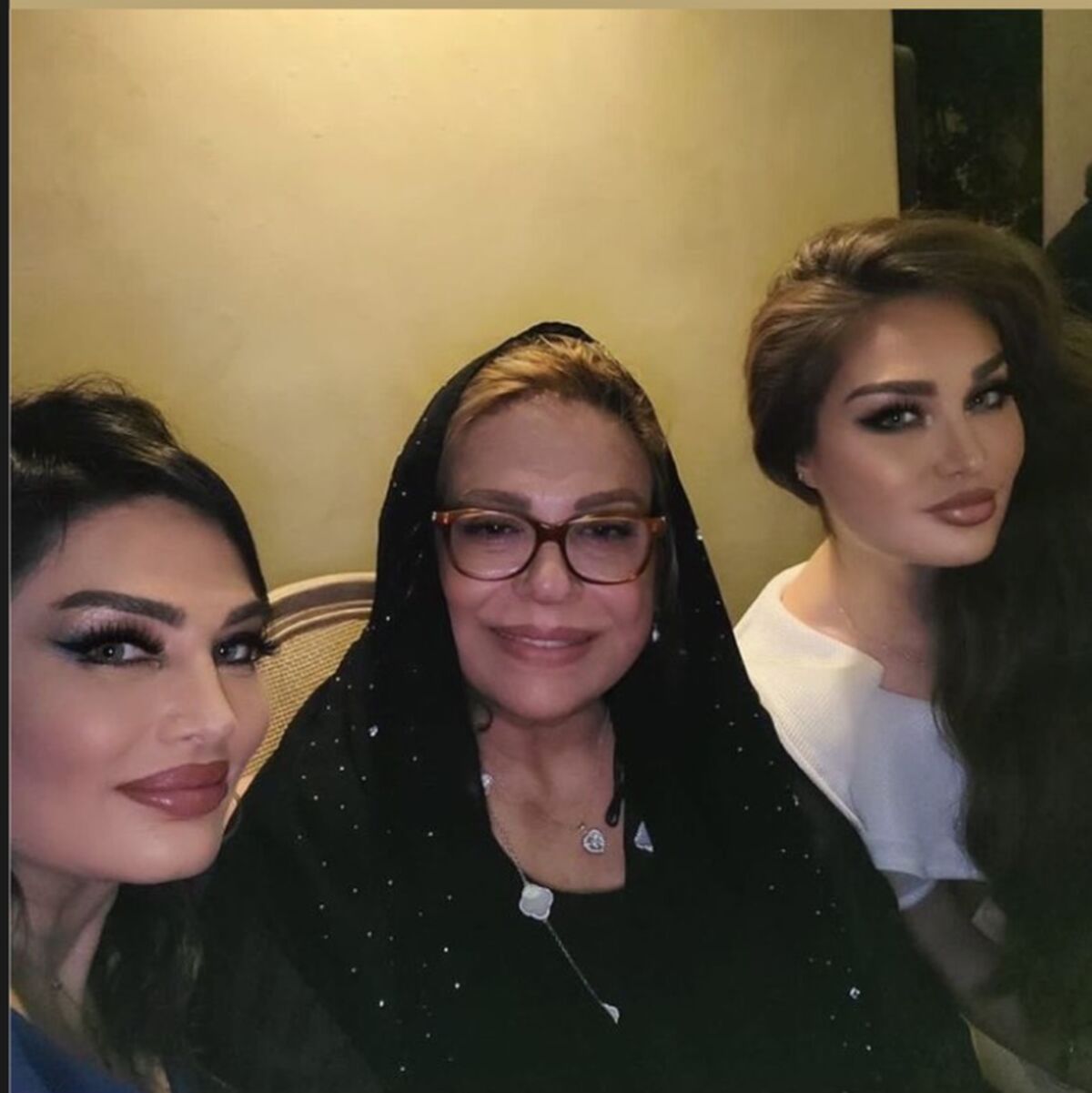 عکس زیرخاکی از گوهر خیراندیش در کنار همسرش
