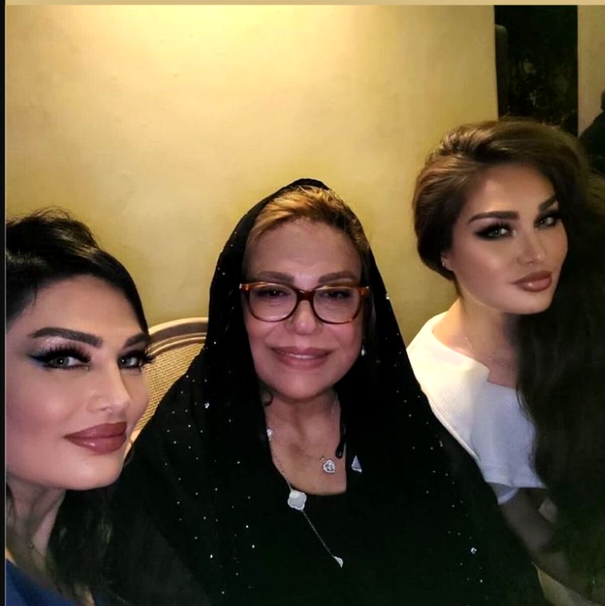 عکس زیرخاکی از گوهر خیراندیش در کنار همسرش