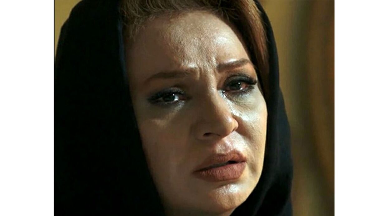 ضجه های جگرسوز نسرین مقانلو سر مزار پسر جوانش | عکس های نسرین مقانلو در بهشت زهرا