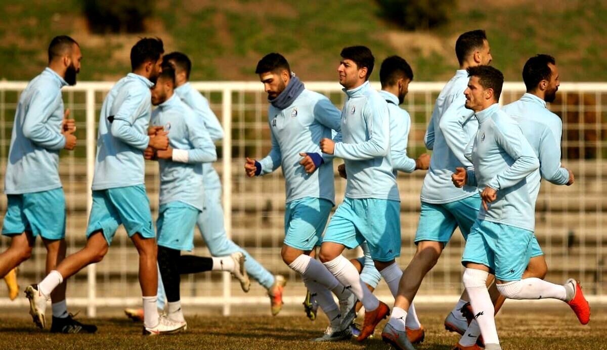 فرهاد مجیدی بازیکنانش را فریب داد!