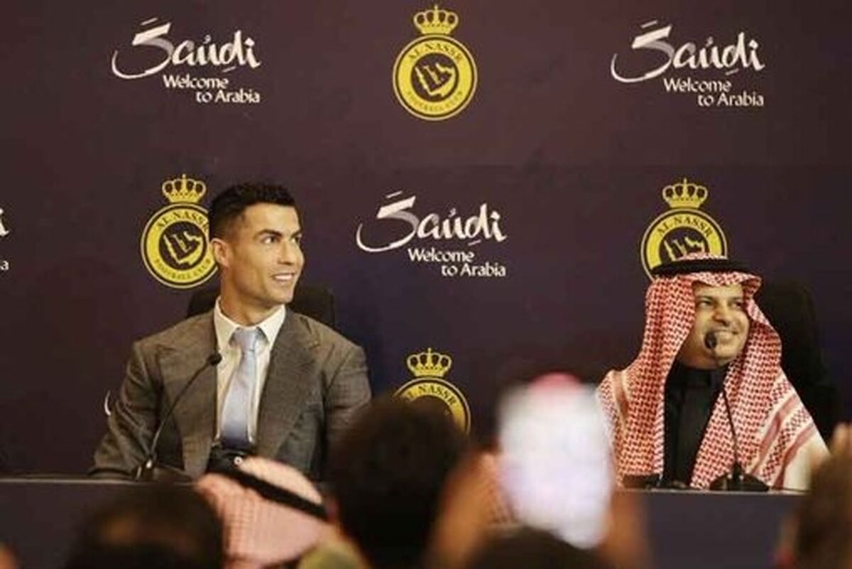 کریستیانو رونالدو روی بلندترین برج جهان با لباس النصر