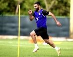 بمب استقلال در حال پیوستن به پرسپولیس