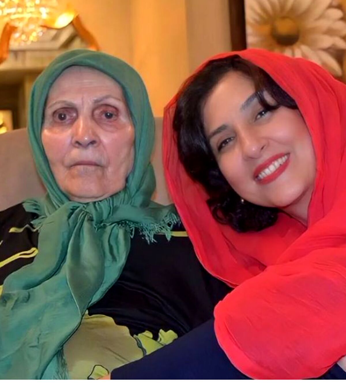 چهره افتاده وحشتناک مرجانه گلچین| پیر شدن عجیب مرجانه گلچین بعد از مرگ مادرش+ عکس