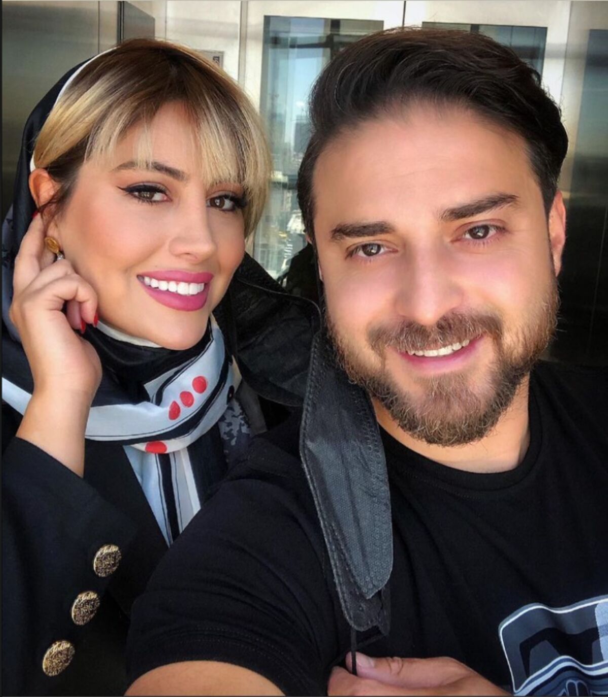 خوشگذرانی فوق لاکچری بابک جهانبخش با خانم جوان