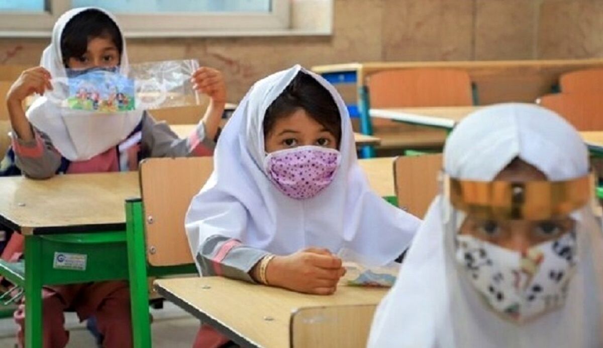 بازگشایی مدارس بخاطر بازی های سیاسی؟!