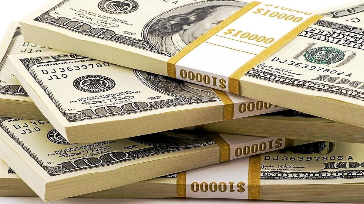 قیمت دلار 22 مرداد 1402 غوغا کرد | ریزش قیمت‌ها در بازار ارز ادامه دارد؟
