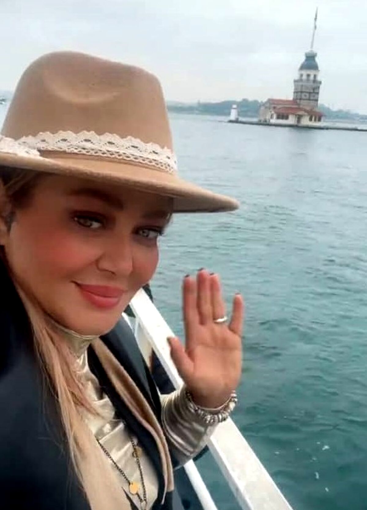 بهاره رهنما در رودخانه در حال غرق شدن!+ عکس عاشقانه بهاره رهنما بدون همسرش
