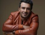 یوسف تیموری در کنار پدر و مادرش