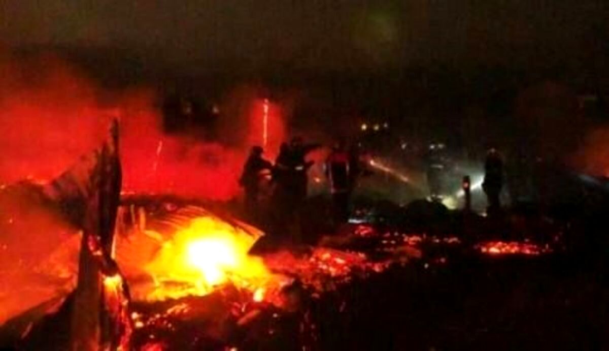 سارقان 32 نفر را زنده زنده سوزاندند! | حادثه تلخ 