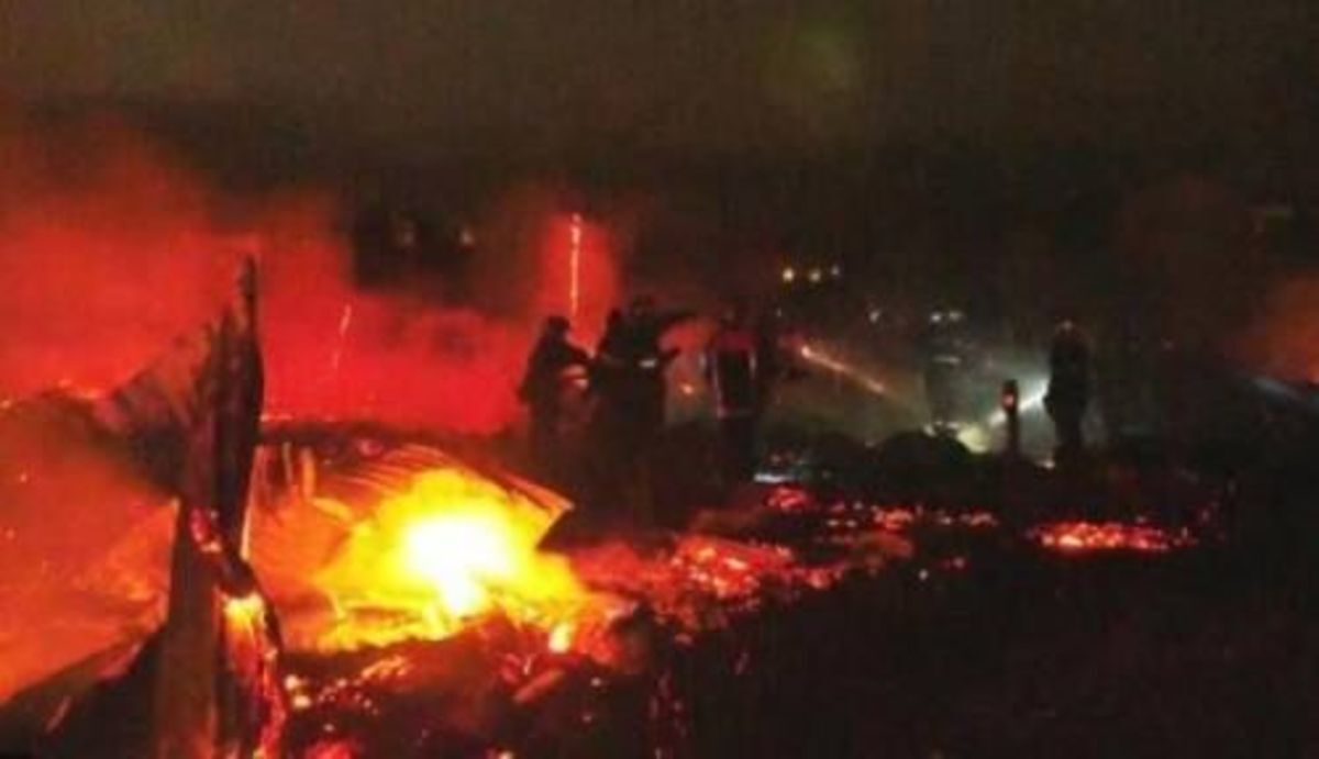 سارقان 32 نفر را زنده زنده سوزاندند! | حادثه تلخ 