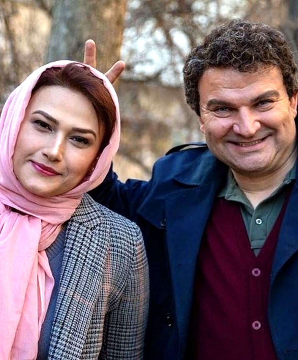  بیو گرافی کامل از لادن مستوفی + جزئیات 