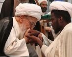 بوسه آیت الله گلپایگانی که جنجالی شد+ عکس