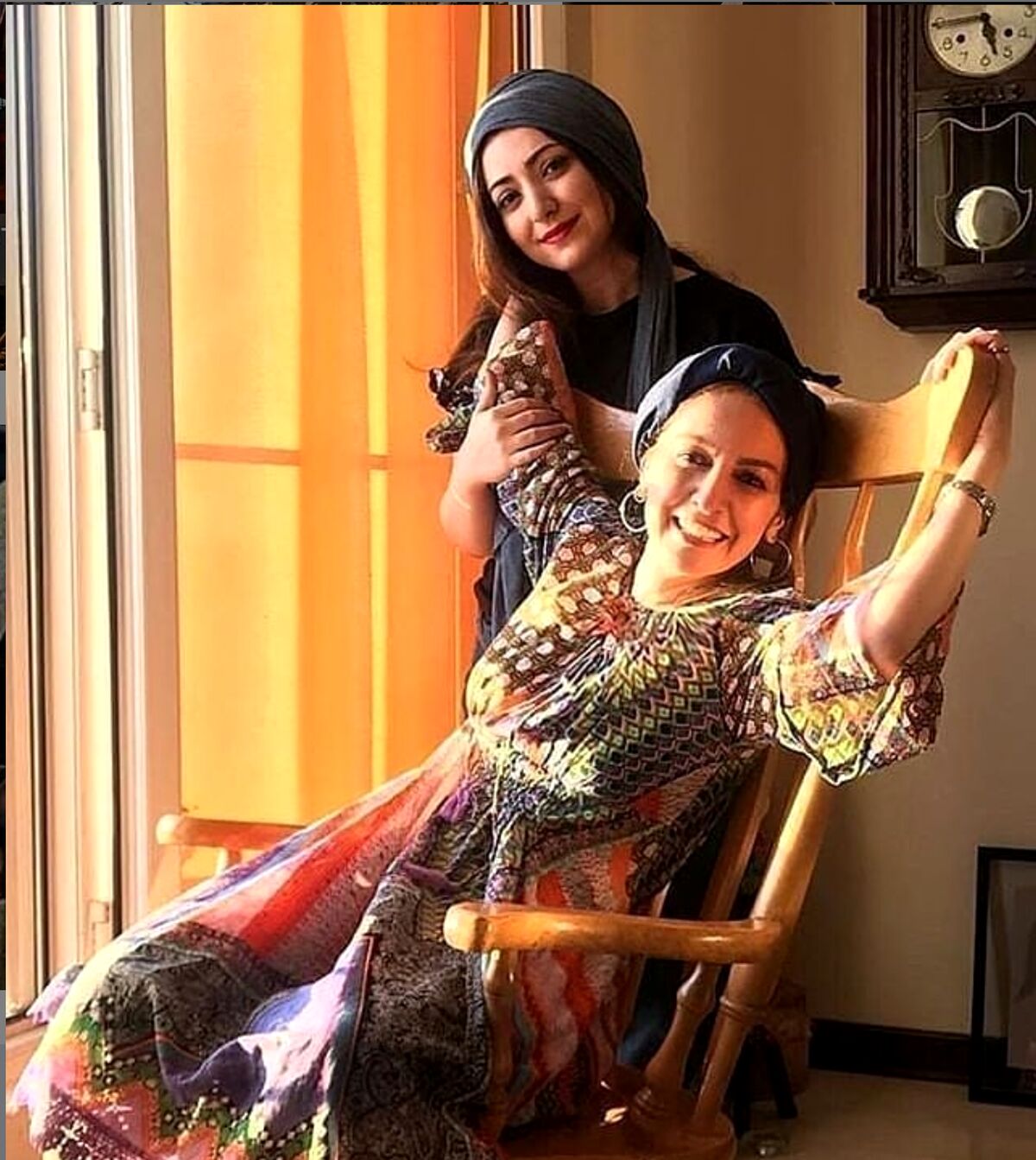 کافه گردی شقایق دهقان در اولین روزهای تابستان 